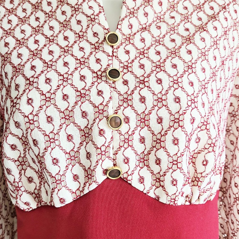 Vintage red and cream maxi dress from 1970s. - Picture 7 of 14